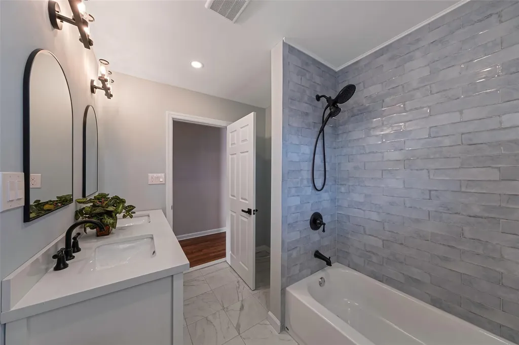 305 Dolphin Lane West Babylon NY 11704