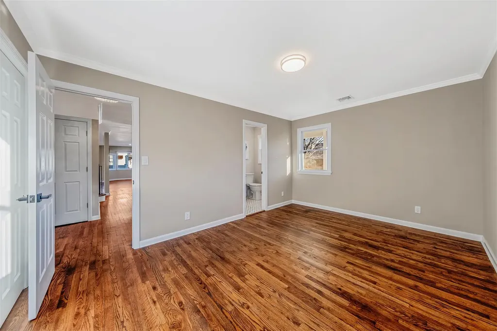 305 Dolphin Lane West Babylon NY 11704