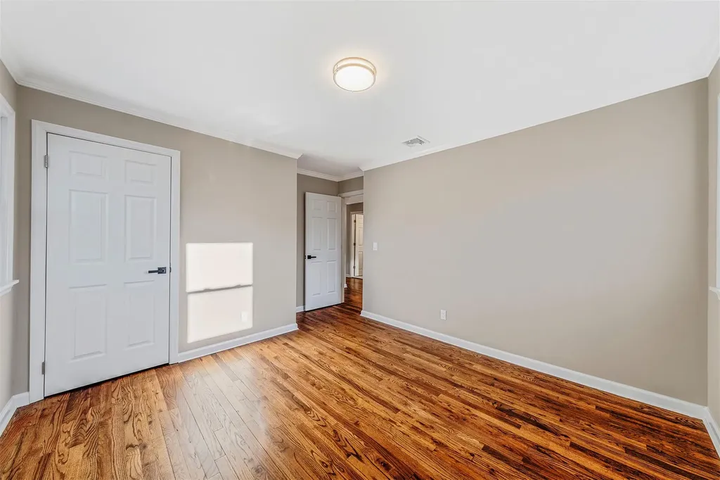 305 Dolphin Lane West Babylon NY 11704