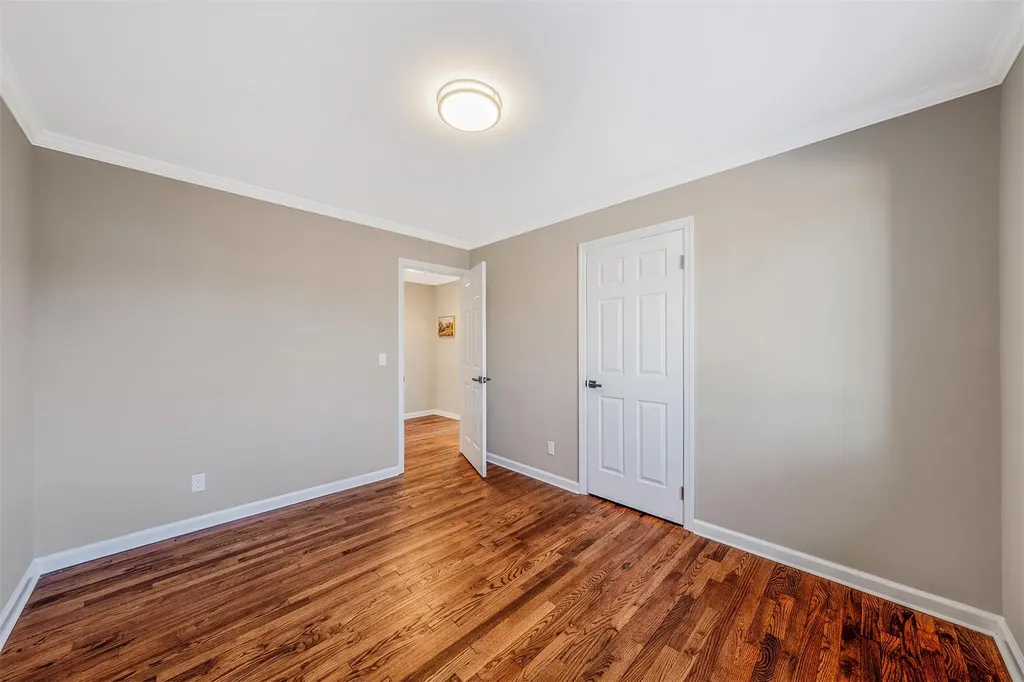 305 Dolphin Lane West Babylon NY 11704