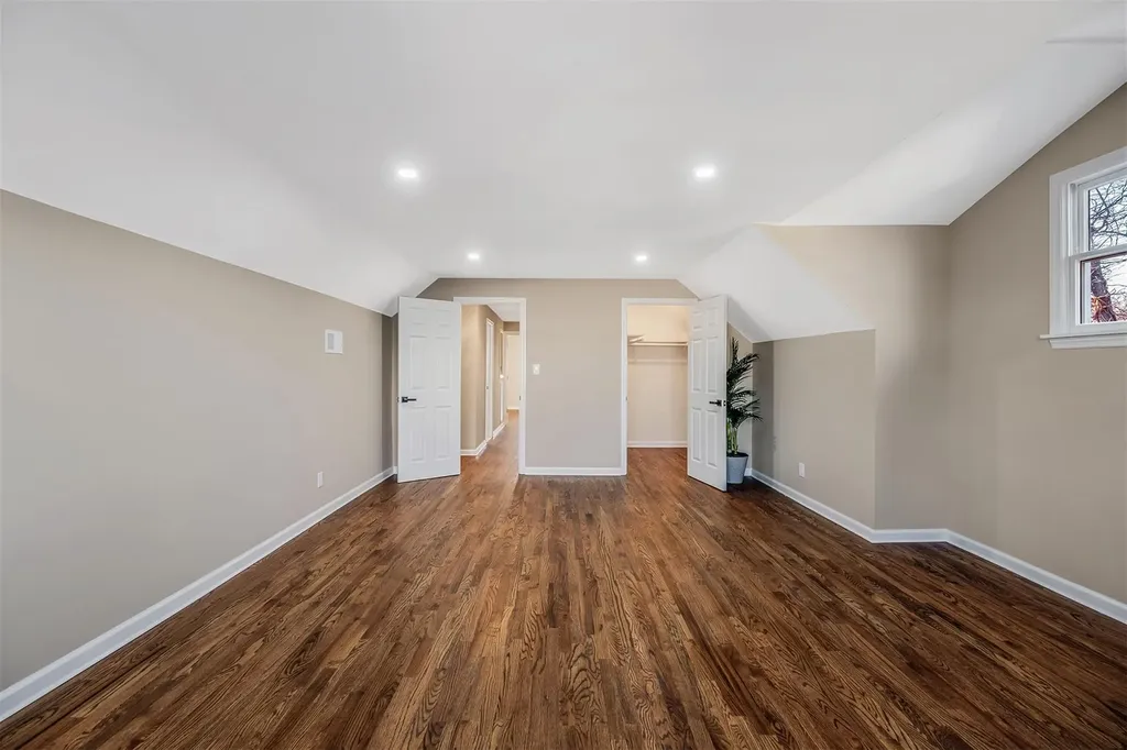 305 Dolphin Lane West Babylon NY 11704