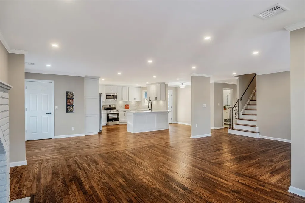 305 Dolphin Lane West Babylon NY 11704