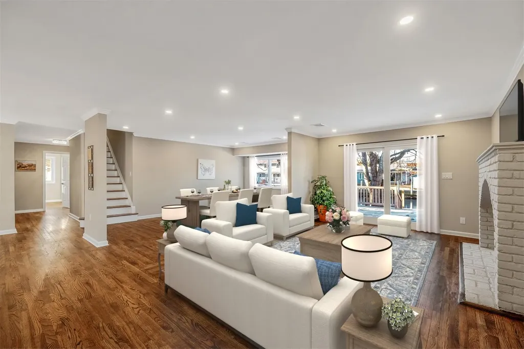 305 Dolphin Lane West Babylon NY 11704