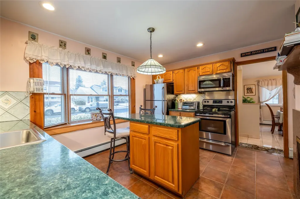 265 Blacksmith Road Levittown NY 11756