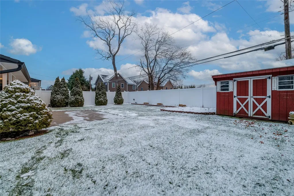 265 Blacksmith Road Levittown NY 11756