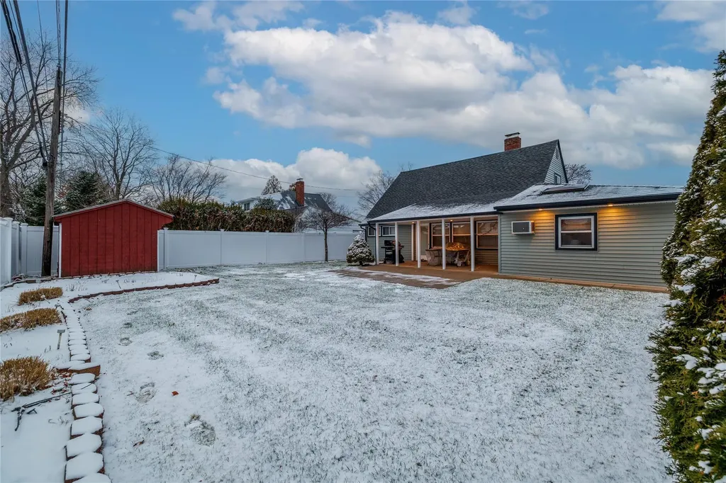 265 Blacksmith Road Levittown NY 11756