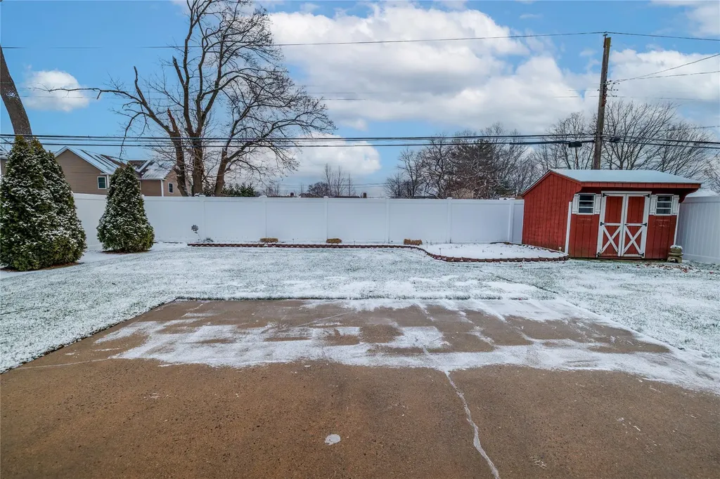 265 Blacksmith Road Levittown NY 11756