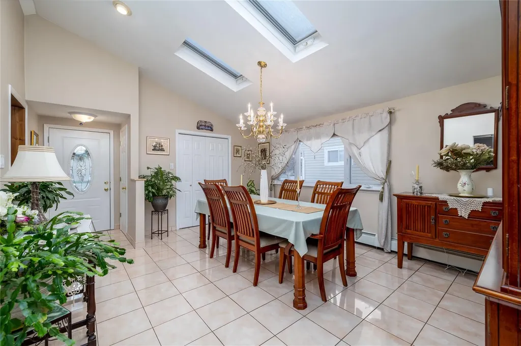265 Blacksmith Road Levittown NY 11756