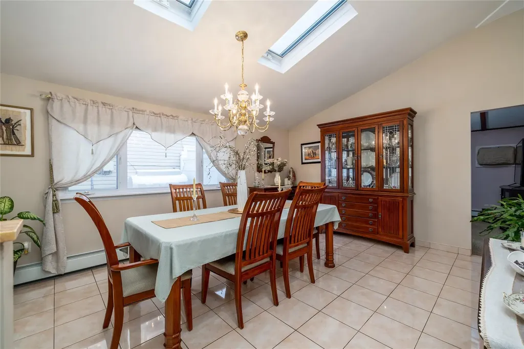 265 Blacksmith Road Levittown NY 11756