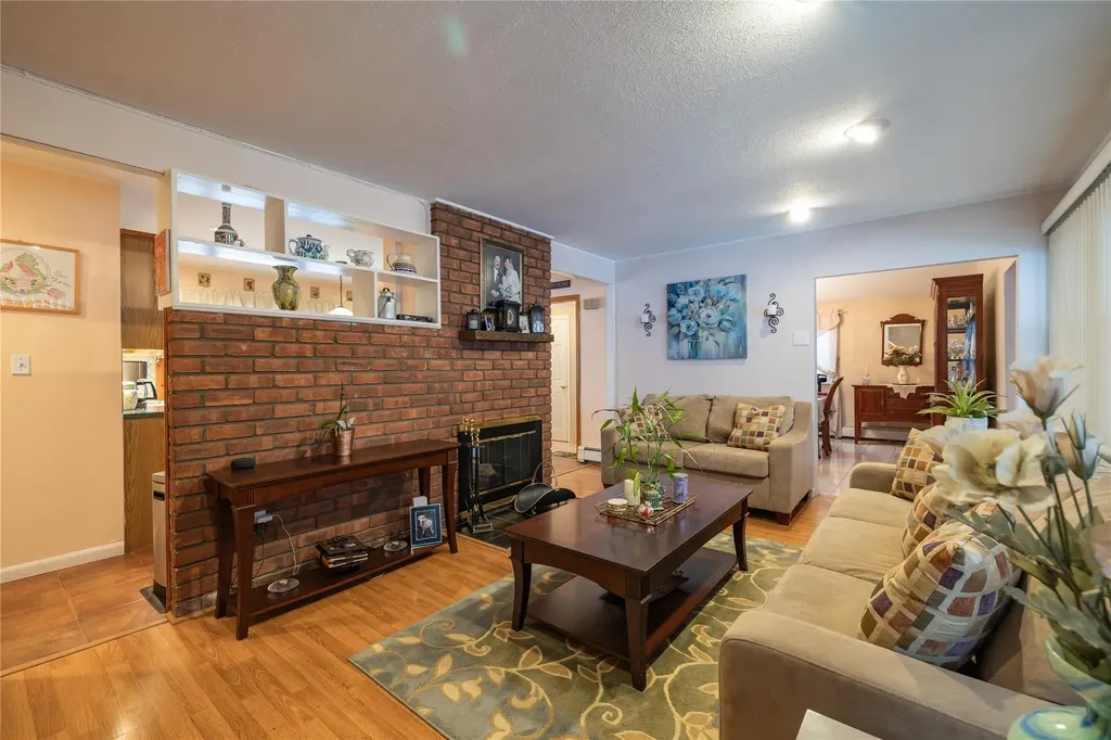 265 Blacksmith Road Levittown NY 11756