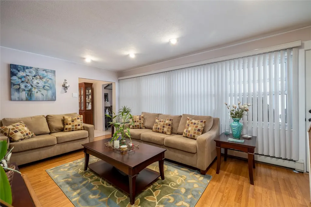 265 Blacksmith Road Levittown NY 11756