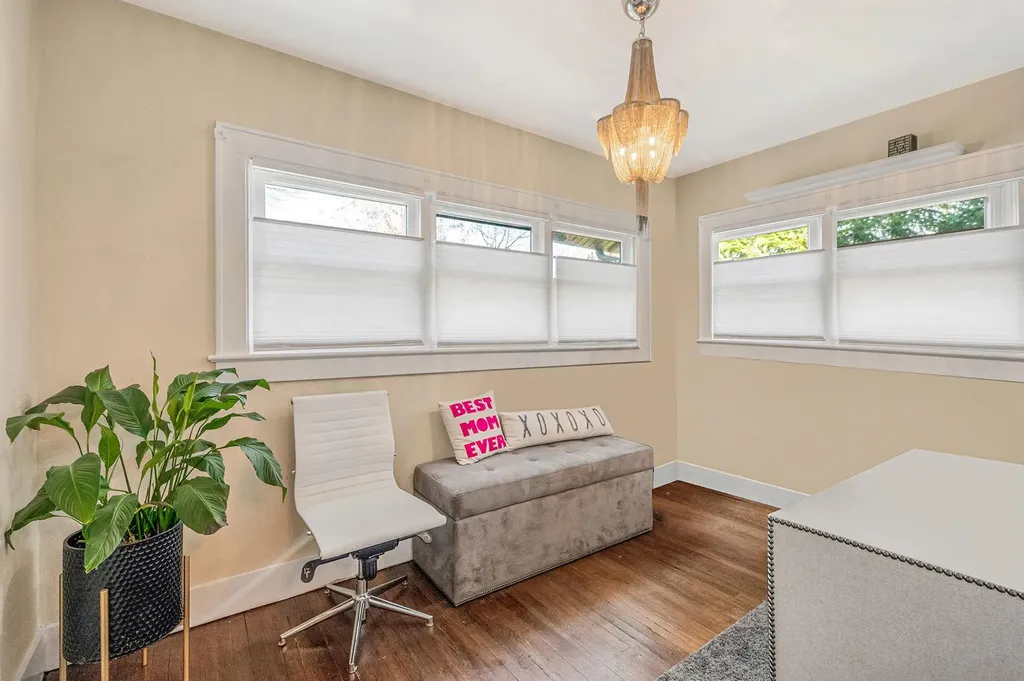81 Willow Avenue Huntington NY 11743