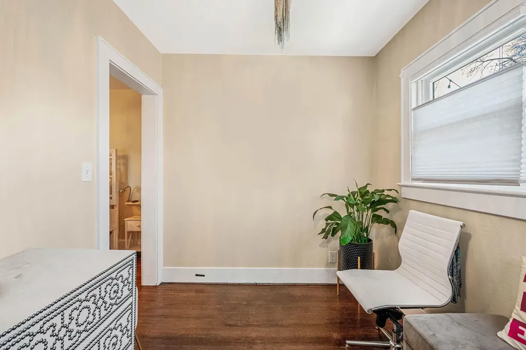 81 Willow Avenue Huntington NY 11743