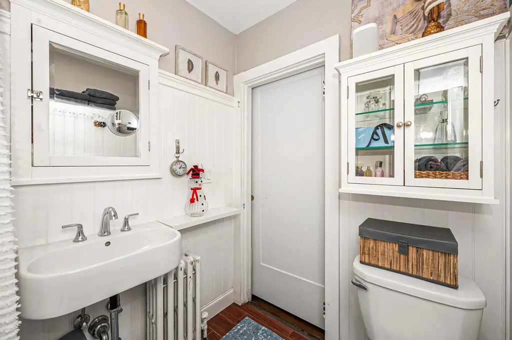 81 Willow Avenue Huntington NY 11743