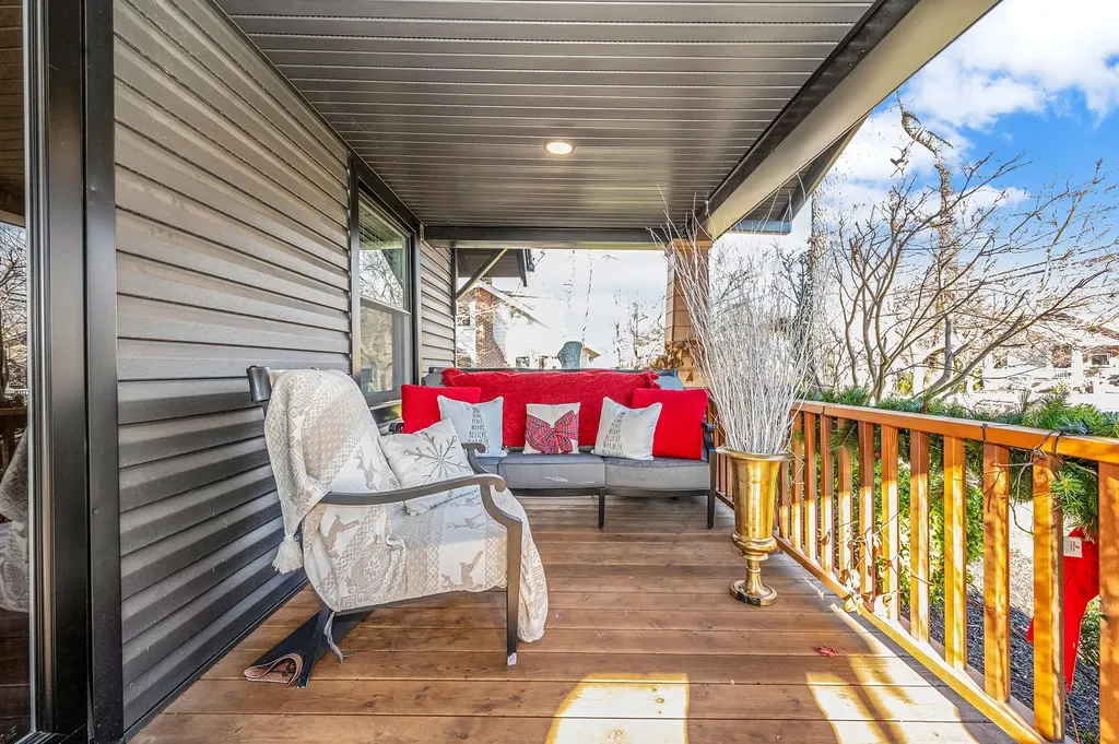 81 Willow Avenue Huntington NY 11743