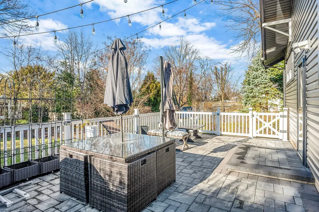 81 Willow Avenue Huntington NY 11743