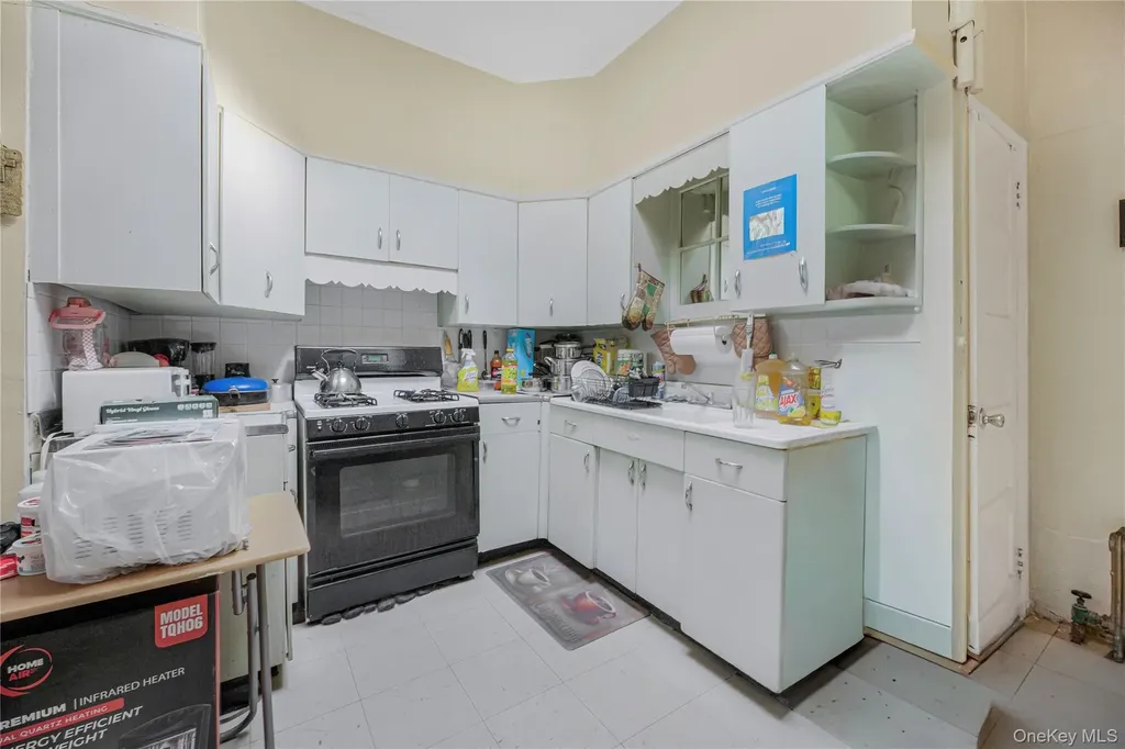 337 E 35th Street Brooklyn NY 11203