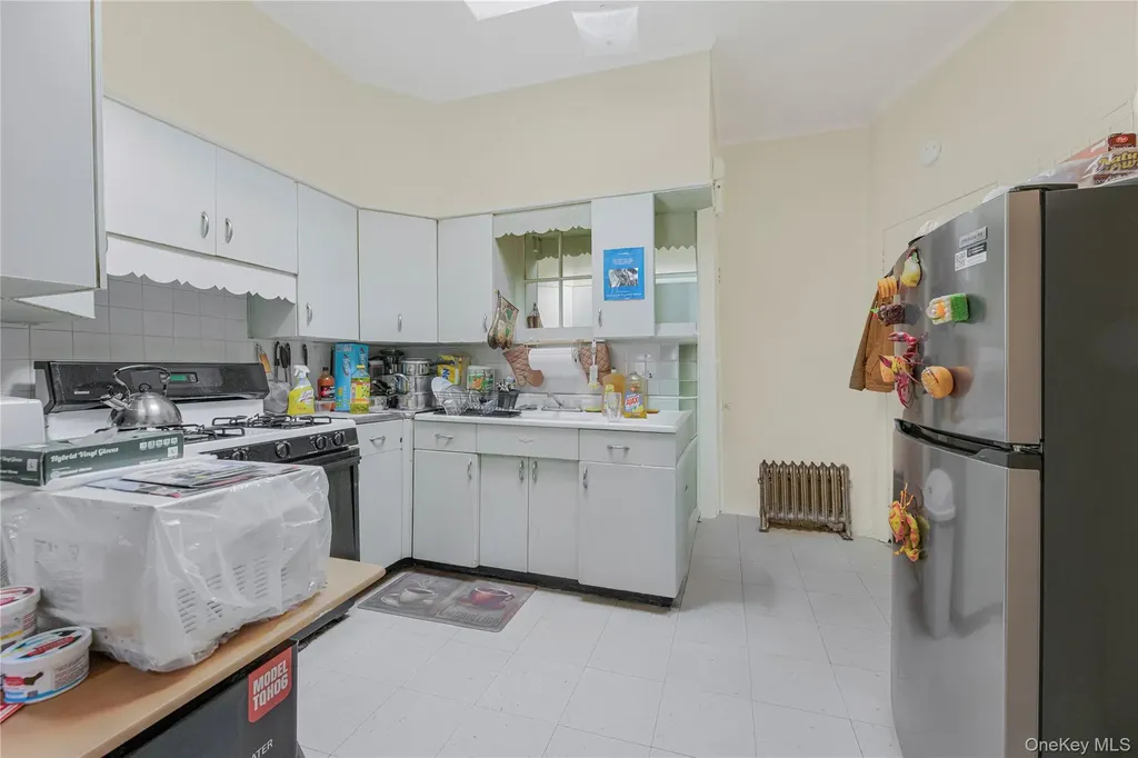 337 E 35th Street Brooklyn NY 11203