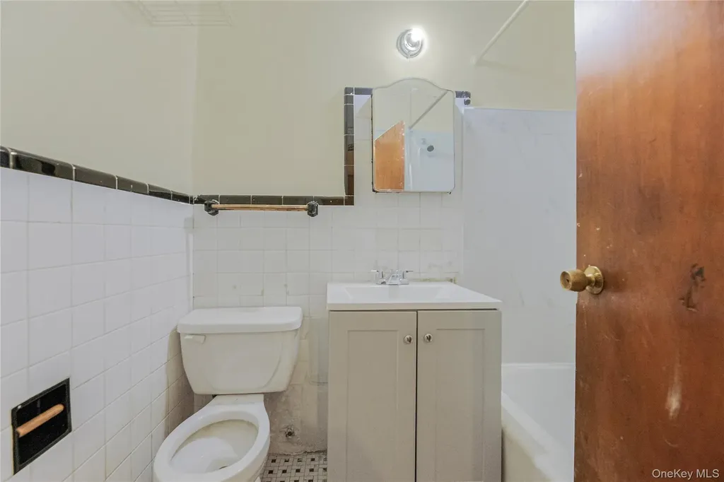 337 E 35th Street Brooklyn NY 11203