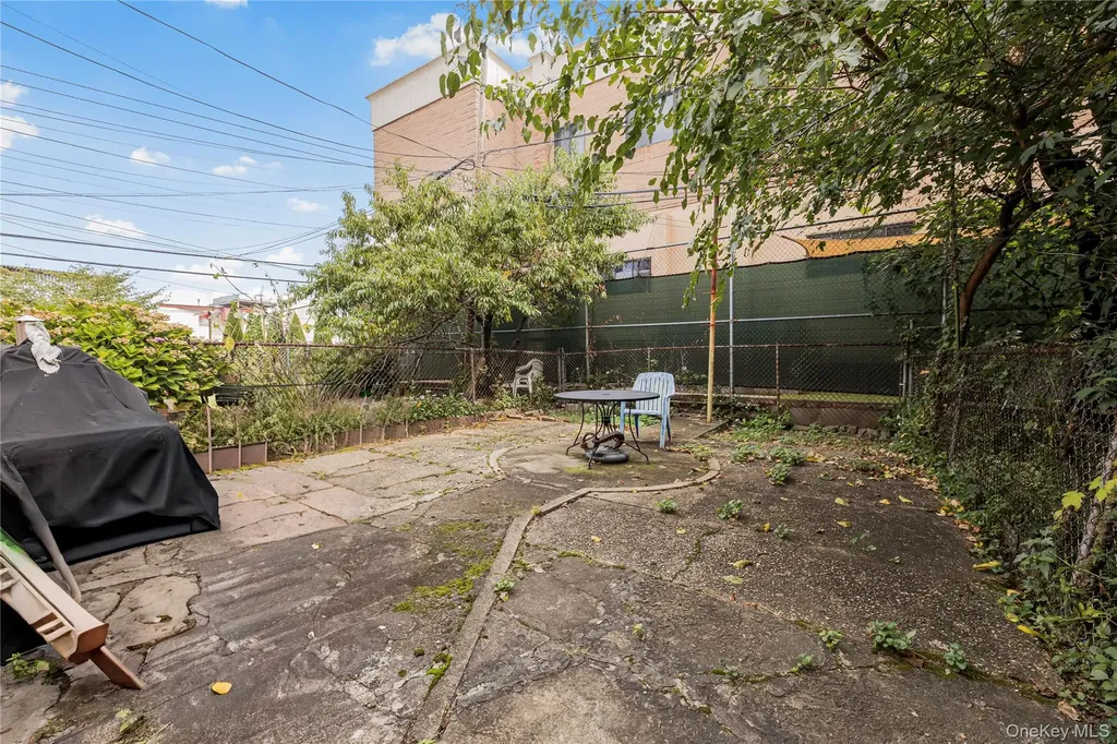 337 E 35th Street Brooklyn NY 11203