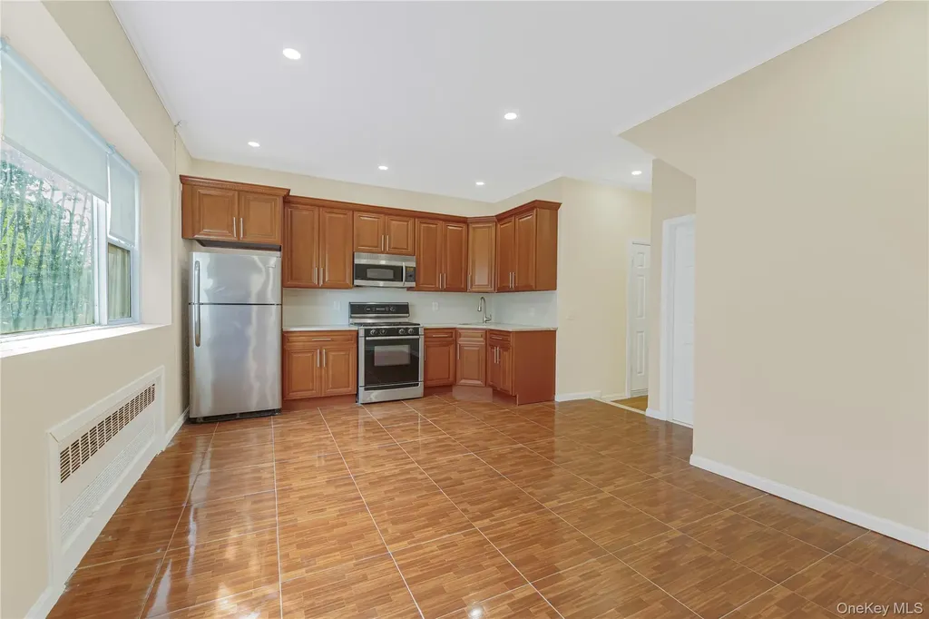 337 E 35th Street Brooklyn NY 11203