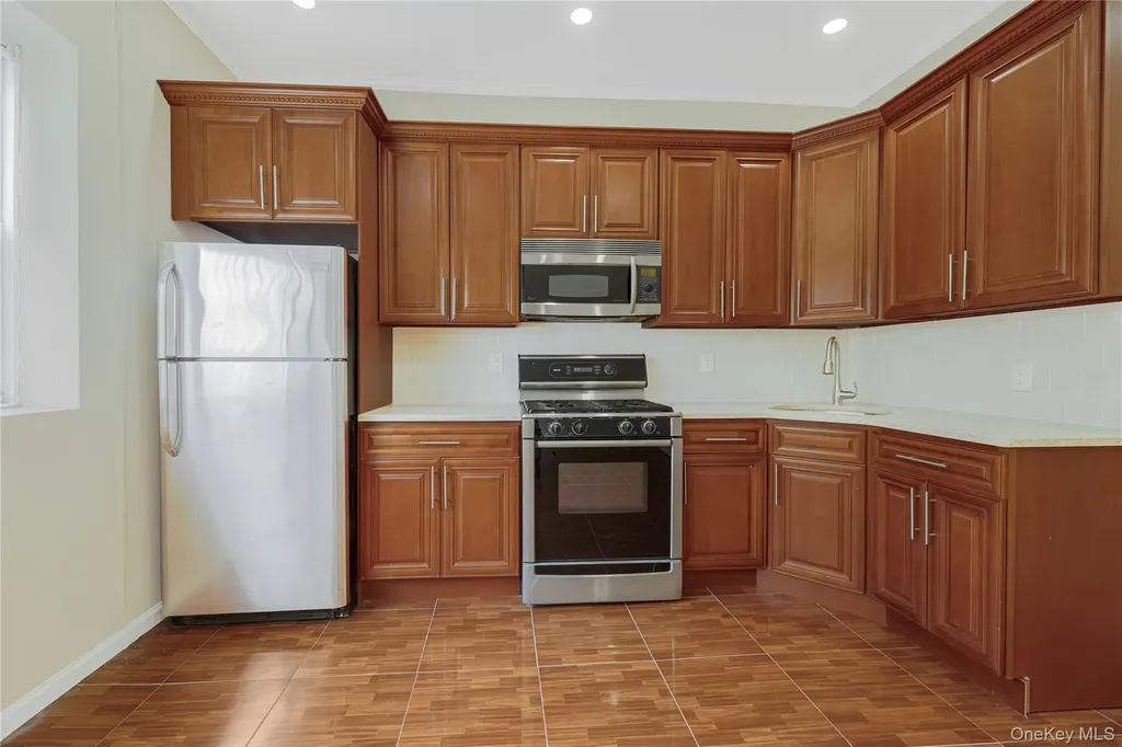 337 E 35th Street Brooklyn NY 11203
