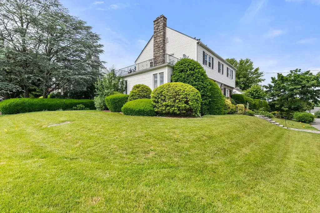 22 Foothill Road Bronxville NY 10708