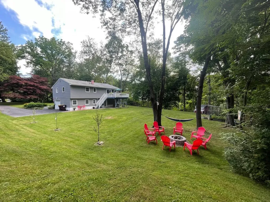 8 Martin Circle Warwick NY 10990