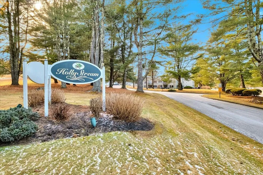 1002 Holly Stream Court Brewster NY 10509