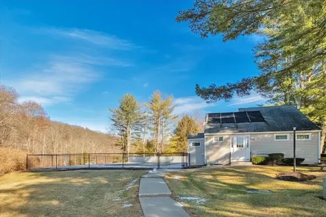 1002 Holly Stream Court Brewster NY 10509