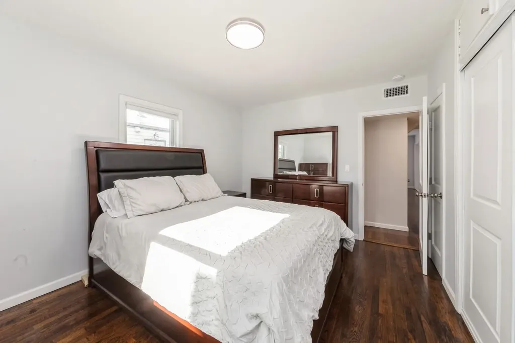 322 E Penn Street Long Beach NY 11561