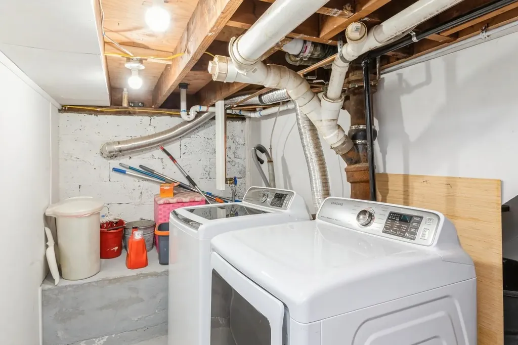 322 E Penn Street Long Beach NY 11561
