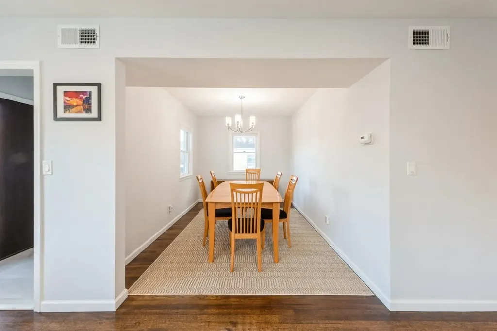 322 E Penn Street Long Beach NY 11561