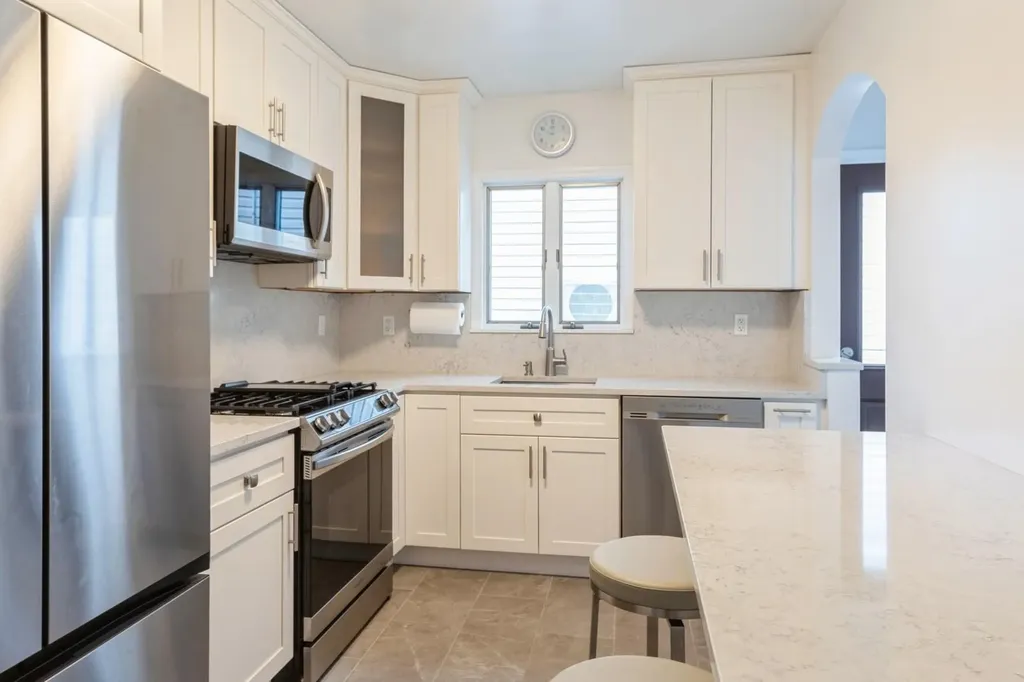 322 E Penn Street Long Beach NY 11561
