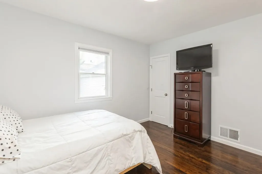 322 E Penn Street Long Beach NY 11561