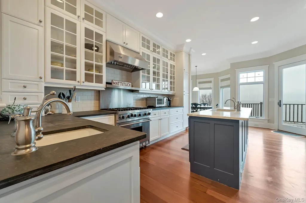 580 Lloyds Lane Mattituck NY 11952