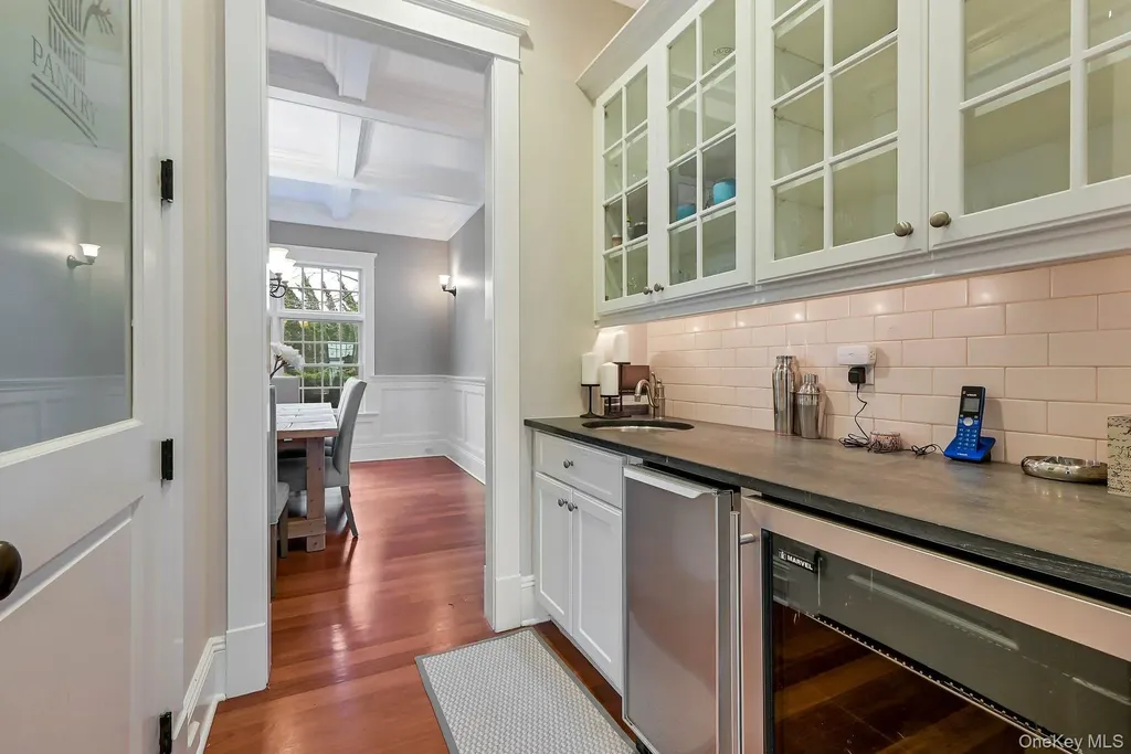 580 Lloyds Lane Mattituck NY 11952