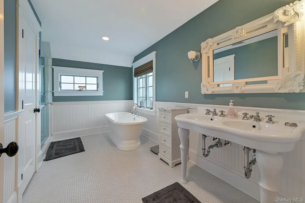 580 Lloyds Lane Mattituck NY 11952