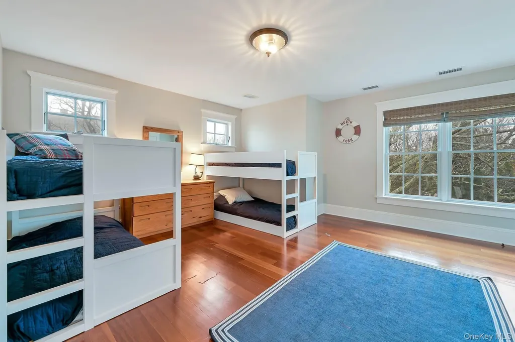 580 Lloyds Lane Mattituck NY 11952