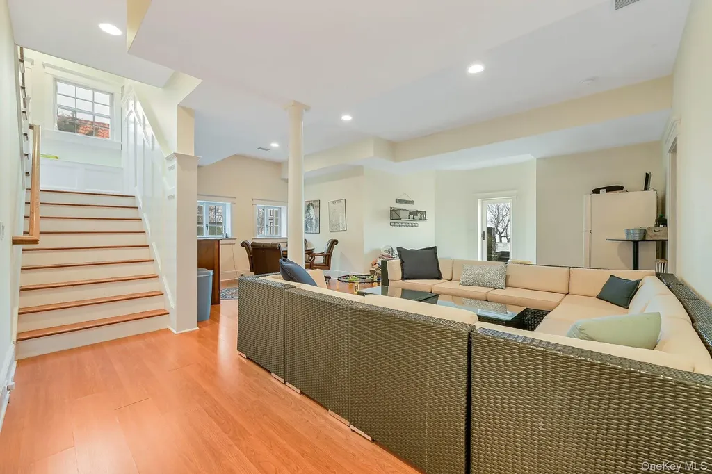 580 Lloyds Lane Mattituck NY 11952
