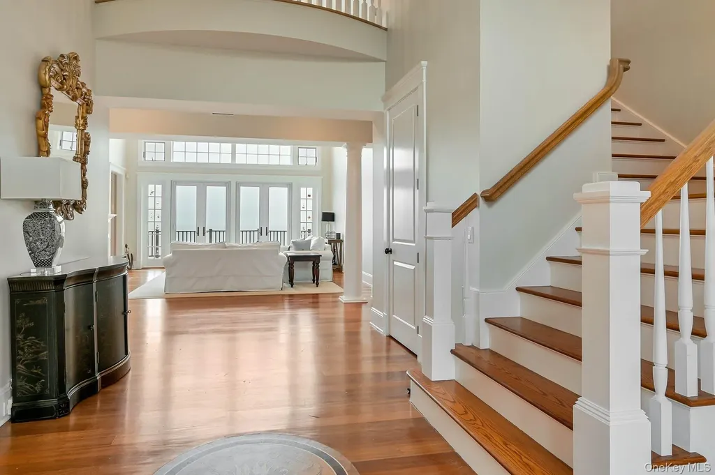 580 Lloyds Lane Mattituck NY 11952