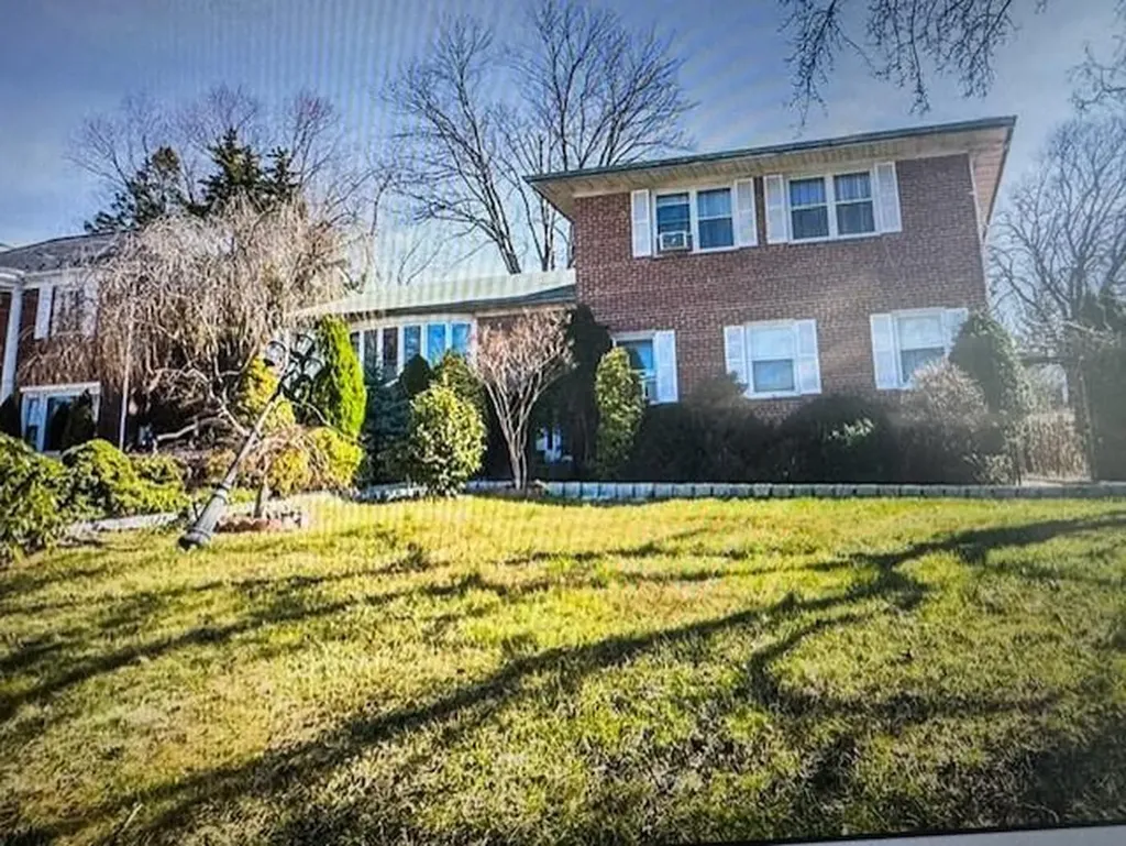 282 Kneeland Avenue Yonkers NY 10705