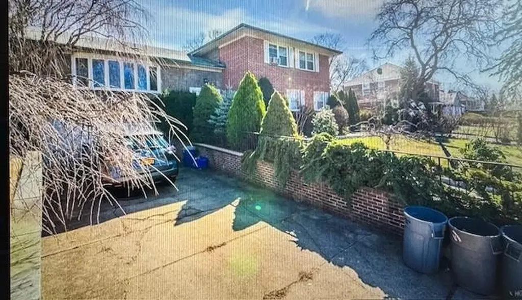 282 Kneeland Avenue Yonkers NY 10705
