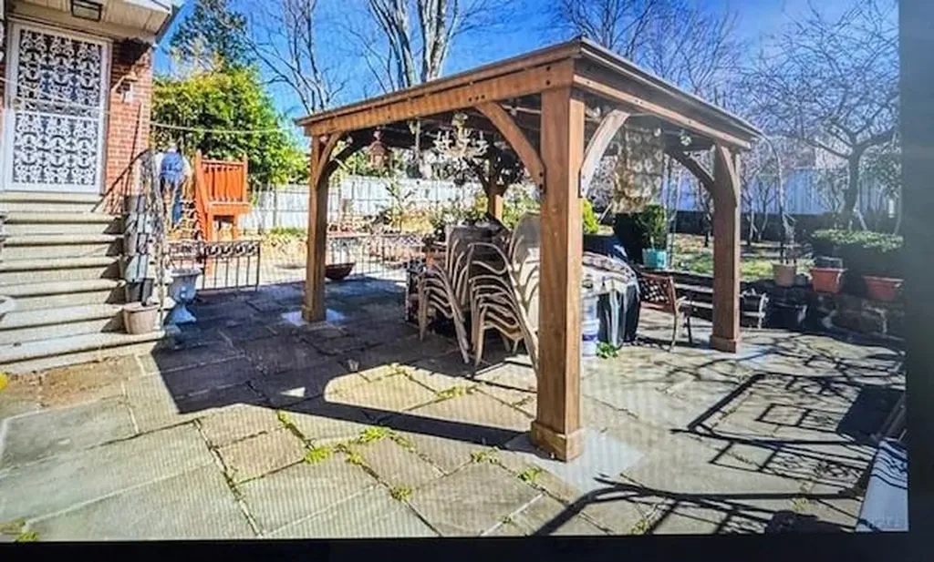 282 Kneeland Avenue Yonkers NY 10705