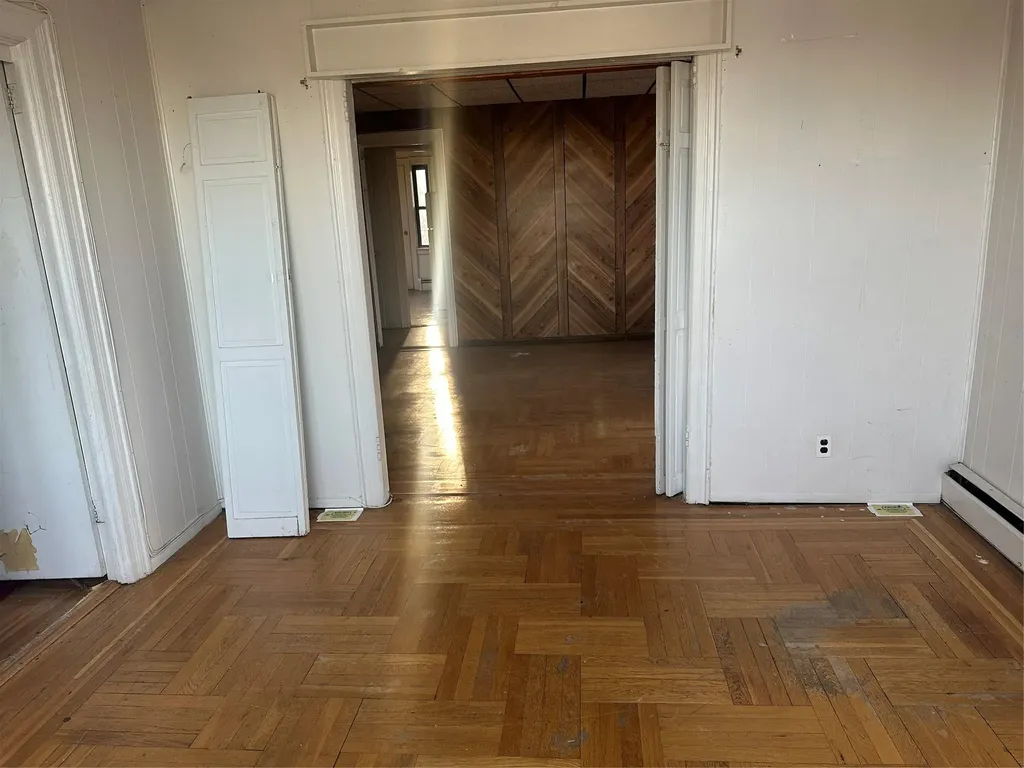 1867 Williamsbridge Road Bronx NY 10461