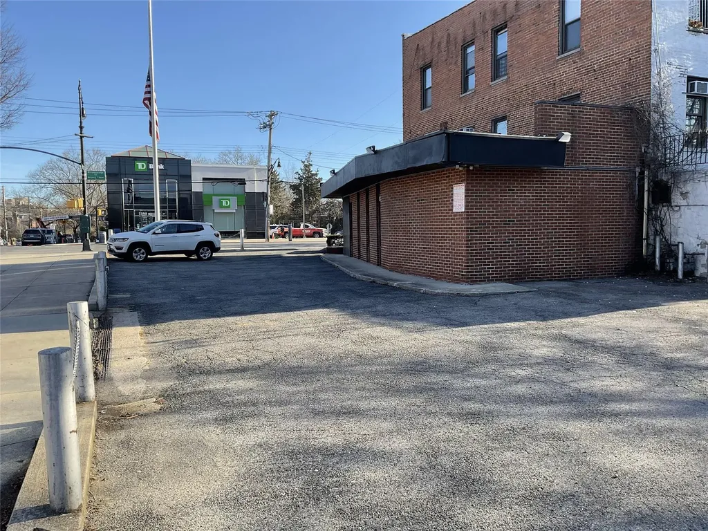 1867 Williamsbridge Road Bronx NY 10461