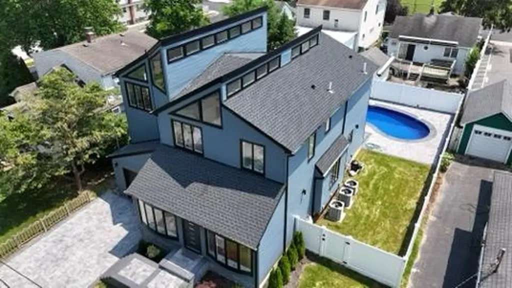 2726 Clarendon Avenue Bellmore NY 11710