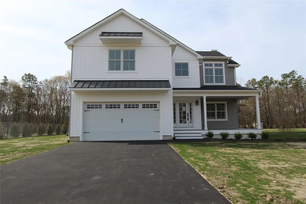 6 Colonels Path Brookhaven NY 11949