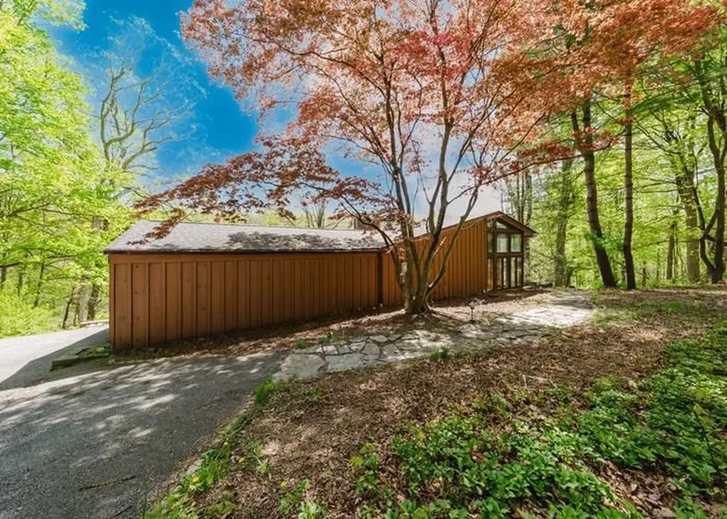 309 Salem Road Pound Ridge NY 10576