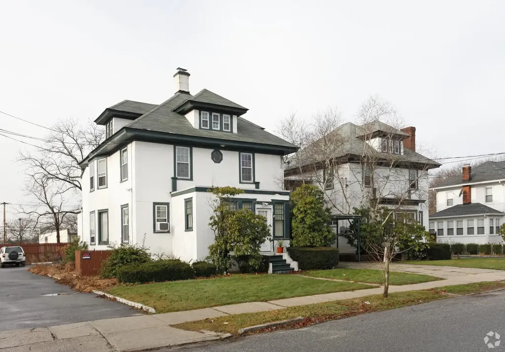 20-22 Bay Shore Avenue Bay Shore NY 11706